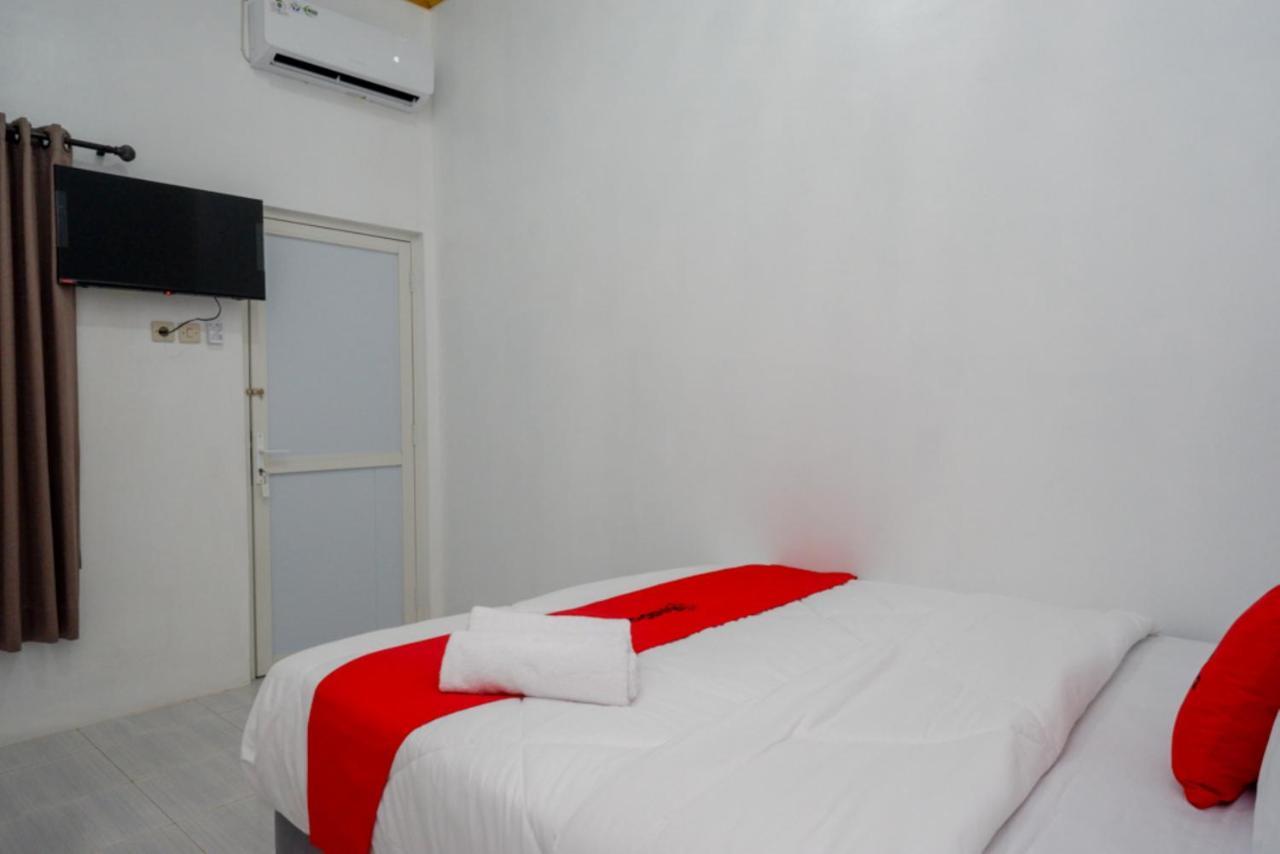 Reddoorz Near Universitas Semarang 2 Alastuwo Kültér fotó