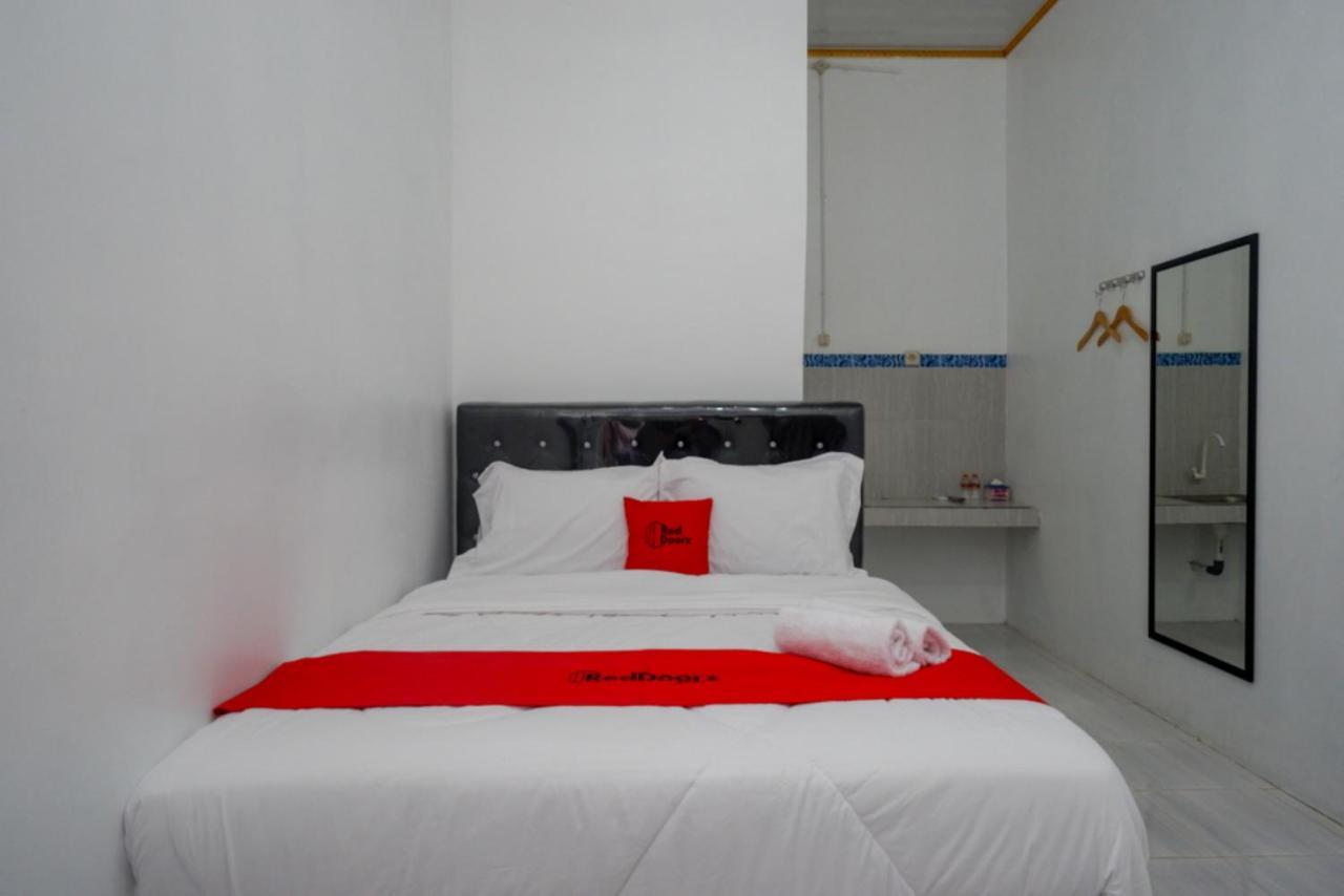 Reddoorz Near Universitas Semarang 2 Alastuwo Kültér fotó